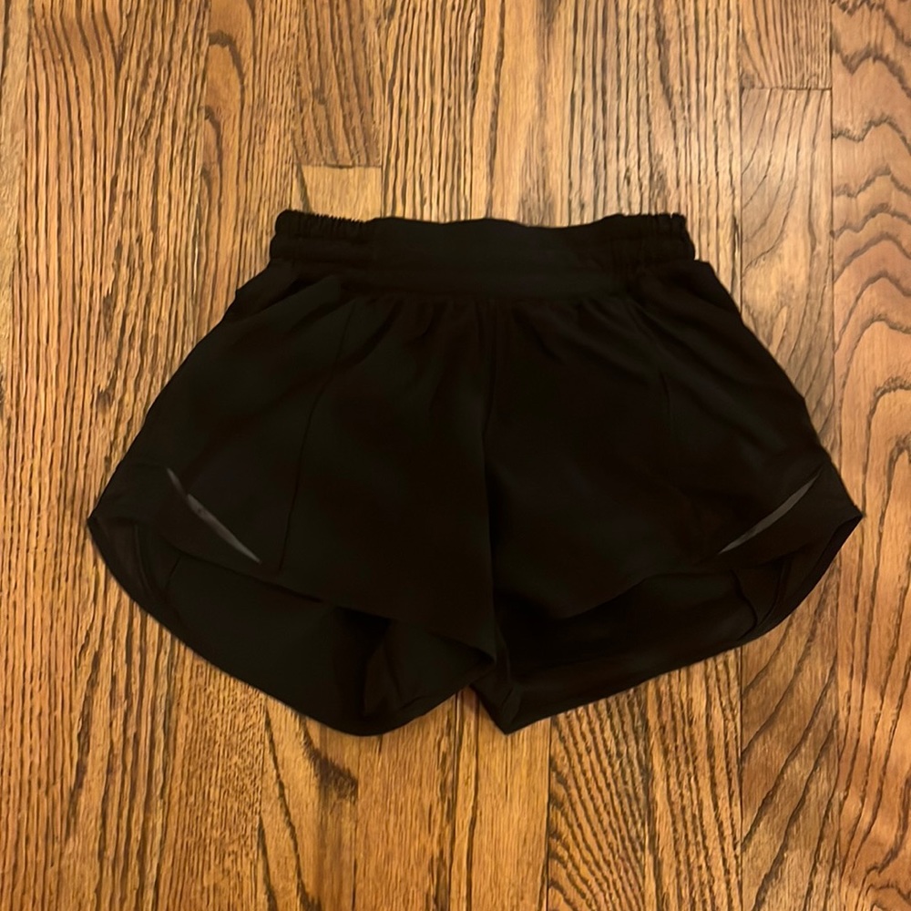 I am selling black hotty hots 4” inch great condition!!!
